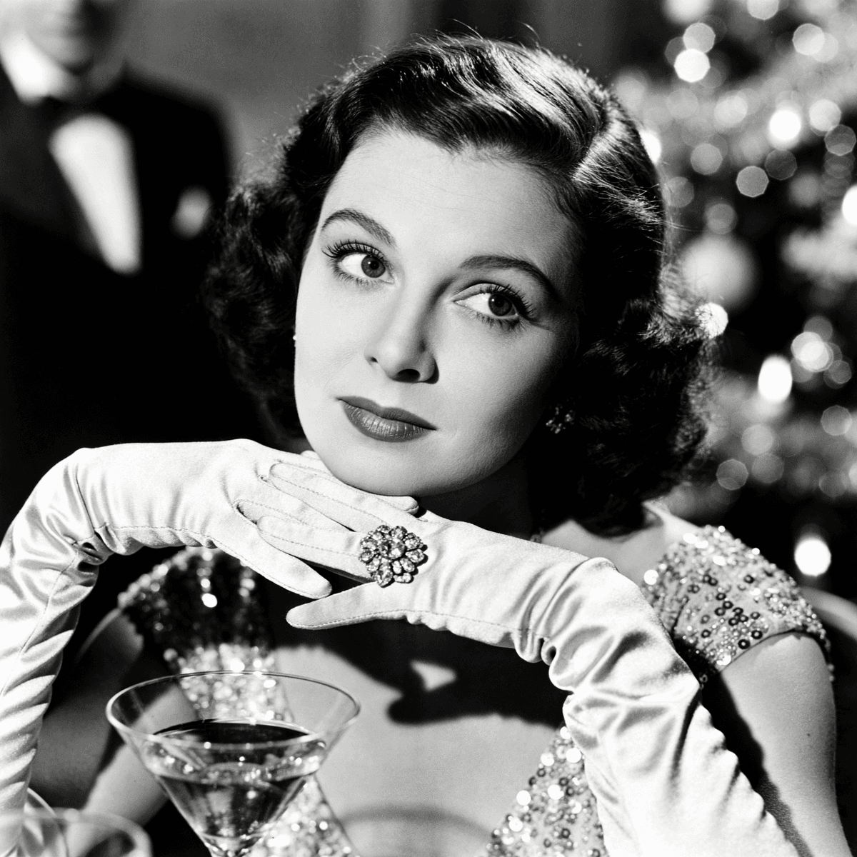 Vintage Glamour example generated with ByteDance SeeDream v4.5